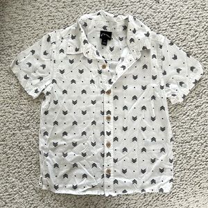 Arrow print kids short sleeve button up